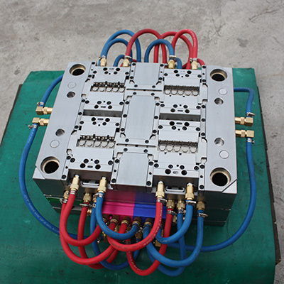 Stampo ad iniezione automatica ad alta precisione per fusibile